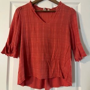 Beautiful top! In great condition